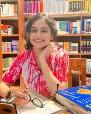 Sheetal Patra Instagram - *with exams approaching*
My books be like: Tera dhyaan kidhar hai?!😒😶📚

Ps: Me thinking what to eat for lunch😆
.
.
#studymodeon #examseason #grindtime
#noshortcuts #staymotivated #stayfocused #yougotthis