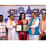 Sheetal Patra Instagram - Awarded with the “Mu Bhi Swayam Sampurna” samman, as the Young, Multifaceted Woman Achiever. Gratitude to 'Shantistupa' for this honor! 🙏😊 And a big shout out to all the women who radiate completeness, self-fulfillment, and boundless love, even in the toughest of times!🫶 Their strength sets a shining example for all. 🌟💖 #InspiringWomen #StrengthInAdversity #shantishupaaward