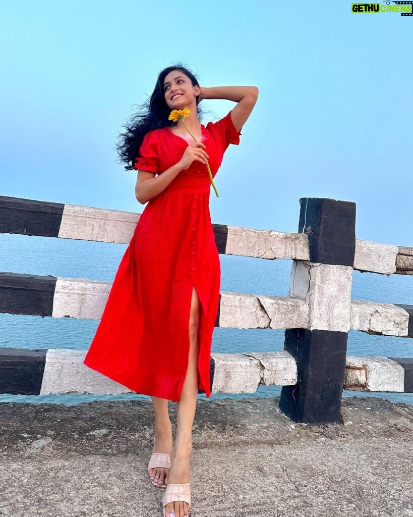 Sheetal Patra Instagram - Taking my own time to bloom!🌻 Eita kau bridge Guess kariparibe?!