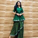 Sheetal Patra Instagram – ପ୍ରଥମାଷ୍ଟମୀ ର ଶୁଭେଚ୍ଛା 🦚🙏🌸
 Amara prathamashtami nahin, jyeshta purnima re bada puja huanti but still gote khushi aau!!!😊

Adorned in this absolutely elegant handloom ensemble from @labelprieya by my fav @priya.mohapatra.5872 ❤️