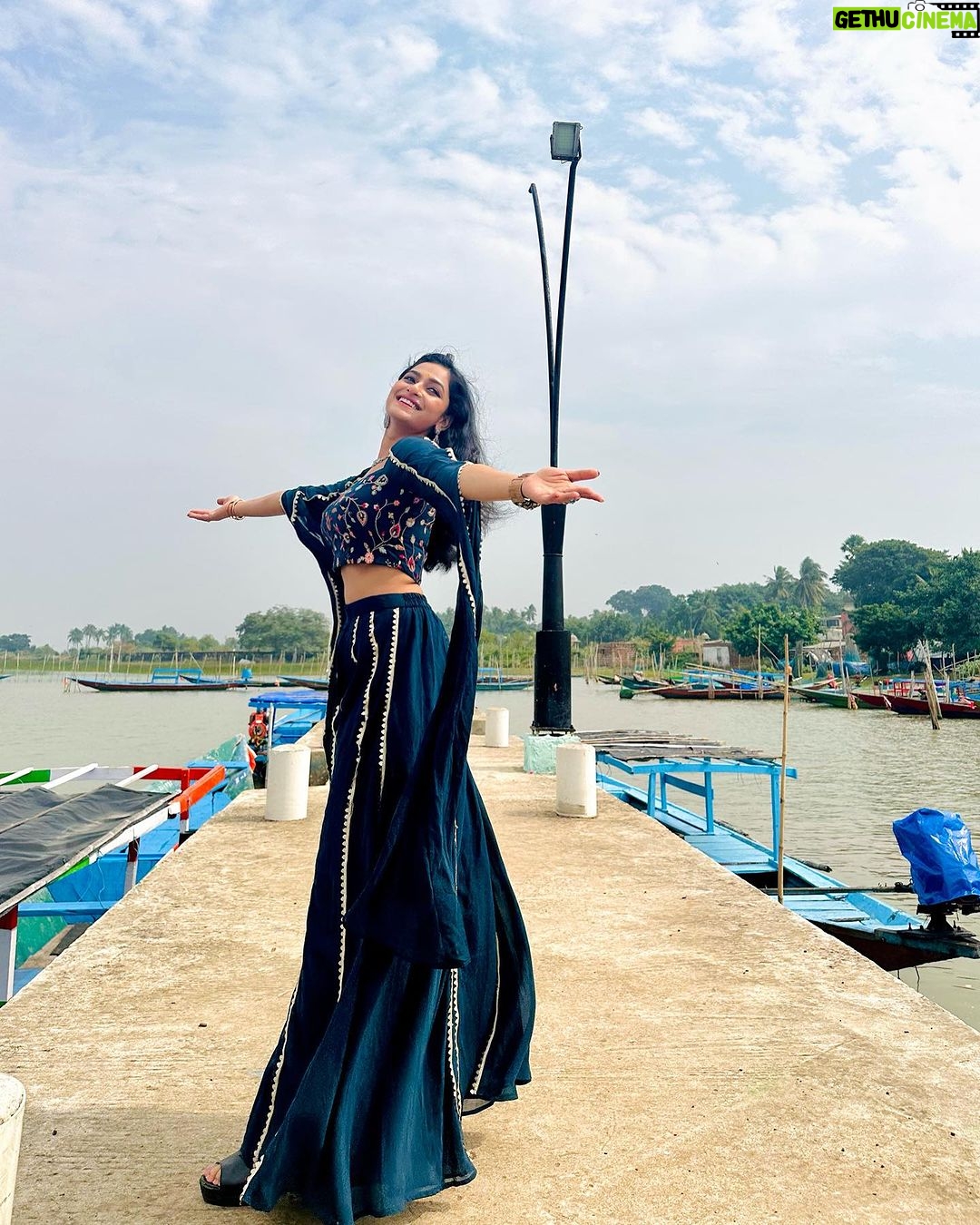Sheetal Patra - 15K Likes - Anchored with Hope & Positivity 🦋🌸💕
Guys can you Guess the location?!🐬