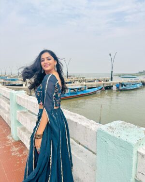 Sheetal Patra Instagram - Anchored with Hope & Positivity 🦋🌸💕

Guys can you Guess the location?!🐬