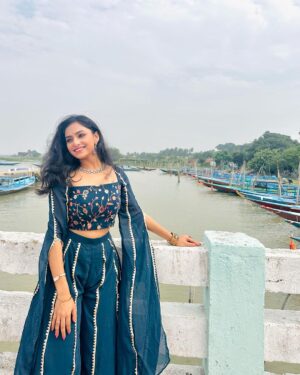 Sheetal Patra Instagram - Anchored with Hope & Positivity 🦋🌸💕

Guys can you Guess the location?!🐬