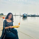 Sheetal Patra Instagram - ଯା ରେ ଭାସି ଭାସି ଯା ବୋଇତ ମୋର ଭସିଯା… ⛵️ କାର୍ତ୍ତିକ ପୂର୍ଣ୍ଣିମା ଓ ବୋଇତ ବନ୍ଦାଣ ଉତ୍ସବର ଅନେକ ଅନେକ ଅଭିନନ୍ଦନ 🙏🌸