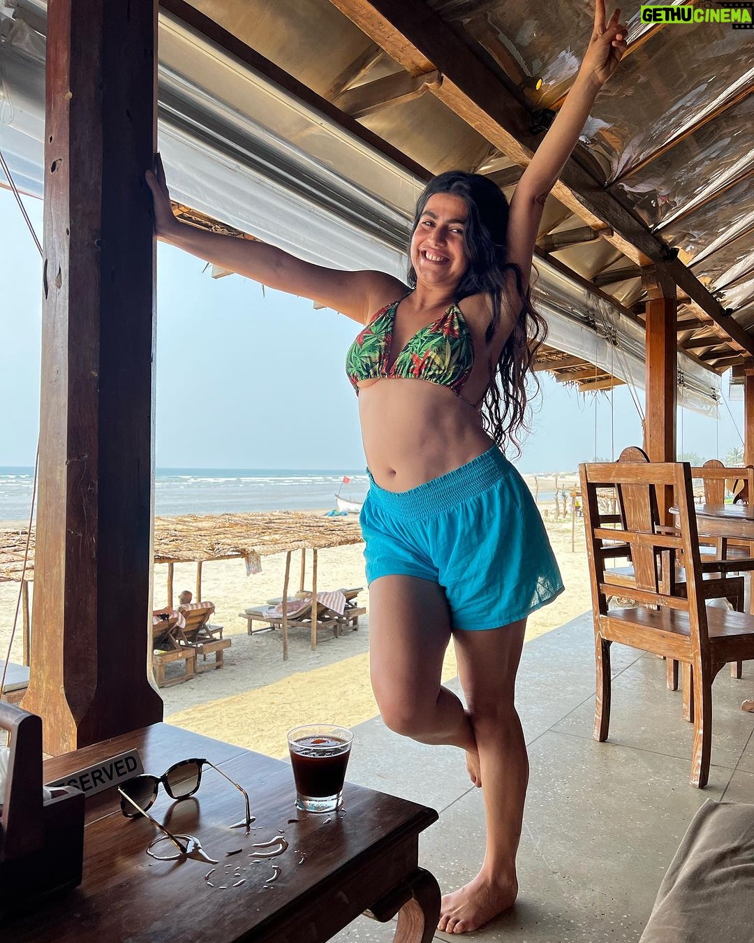 Shenaz Treasurywala Instagram - I’m feeling Nostalgic about a Goa from the 90s with its bohemian spirit, a place where a few of us felt we had found the best kept secret, chilling on the white sand beaches of Candolim ( yup Candolim) and Baga was where we went to eat chocolate brownies from Tito’s and Seafood platter at Brittos. At night we would get dressed in our hippy dippy attire and ride deep into the jungles to find the secret rave parties. Was a thrill to just find them. And then I would lay on the bedsheets outside and eat andapao under a sky full of stars while my friends danced the night away. But now, Goa has donned a new attire. The beachside huts have given way to boutique resorts, the beaches are no longer the best-kept secret, and the once-quiet streets where you would just see Goans with their rum bottles and siesta signs now hum with a different kind of energy. An energy of construction and building. An energy of investors all looking to make money off Goa’s land. The pandemic changed Goa. Builders building villas that cost 10Cr to 25Cr. Land prices shooting up. Shacks with fish curry rice are a rare find replaced by fancy restaurants and speak easy bars. The Goans Rum 🍹 is replaced by fancy Gin Bars( I don’t mind the fancy bars and restaurants, but it’s different) It’s a new Goa. Goa has reinvented itself, with a fusion of old-world charm and contemporary delights but I do hope the old world charm remains and the heritage homes and trees 🌳 stay because I would hate to see what’s happened to Bandra happen in Goa. What are your views? Goa, India