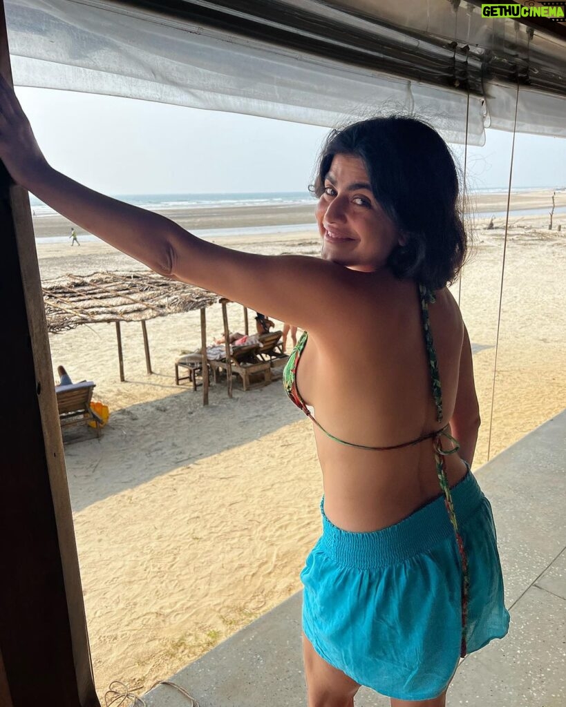 Shenaz Treasurywala Instagram - I’m feeling Nostalgic about a Goa from the 90s with its bohemian spirit, a place where a few of us felt we had found the best kept secret, chilling on the white sand beaches of Candolim ( yup Candolim) and Baga was where we went to eat chocolate brownies from Tito’s and Seafood platter at Brittos. At night we would get dressed in our hippy dippy attire and ride deep into the jungles to find the secret rave parties. Was a thrill to just find them. And then I would lay on the bedsheets outside and eat andapao under a sky full of stars while my friends danced the night away. But now, Goa has donned a new attire. The beachside huts have given way to boutique resorts, the beaches are no longer the best-kept secret, and the once-quiet streets where you would just see Goans with their rum bottles and siesta signs now hum with a different kind of energy. An energy of construction and building. An energy of investors all looking to make money off Goa’s land. The pandemic changed Goa. Builders building villas that cost 10Cr to 25Cr. Land prices shooting up. Shacks with fish curry rice are a rare find replaced by fancy restaurants and speak easy bars. The Goans Rum 🍹 is replaced by fancy Gin Bars( I don’t mind the fancy bars and restaurants, but it’s different) It’s a new Goa. Goa has reinvented itself, with a fusion of old-world charm and contemporary delights but I do hope the old world charm remains and the heritage homes and trees 🌳 stay because I would hate to see what’s happened to Bandra happen in Goa. What are your views? Goa, India