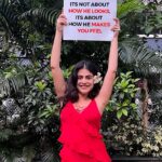 Shenaz Treasurywala Instagram - Is attraction more than looks? What do you feel? ( more on this topic in chapter 2 of my book 📕 -‘All he left me was a recipe ‘- has a story about this) -link in profile and stories. #allheleftmewasarecipe #allheleftme Mumbai, Maharashtra