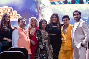 Shireen Mirza Instagram - Our Parivar in Star Parivar!

#team #yhc #spa 

Picture credits to @camcraftproductions 👏
Make up @swatidedhia_makeup 
Outfit @the_chess_room 
Jewellery @aquamarine_jewellery