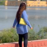 Shireen Mirza Instagram – Guess the place? 🏰 

#trending #reelsindia #reelsinstagram #trendingreels #trendingaudio #instagood #fyp #shireenmirza #explore #travel #fun #réel #reelsinstagram #jaipur #actor 

[ colourful, joy, trend, love ]