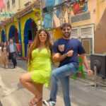 Shireen Mirza Instagram - Can’t wait for friendship day to post this #bff ♾️ . . . . . . . . . . . . . . . . . #travel #couple #singapore #traveling #travelcouple #couplegoals #fyp #trending #reels #funny #adventure #haseen #husbandandwife #friends #bff #instagood #fyp #photooftheday #trending #ootd #viral #reelitfeelit #reelsinstagram [Friendship, husbandwife, travel, friendship humour, Singapore, tourist, fun]