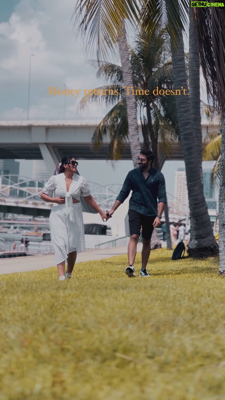 Shireen Mirza Instagram - This is your reminder to take that trip✨ #travel #couple #singapore #traveling #travelcouple #couplegoals #relationshipgoals #fyp #trending #reels #funny #adventure #haseen #husbandandwife #friends #bff #instagood #fyp #photooftheday #trending #ootd #viral #reelitfeelit #reelsinstagram