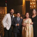 Shireen Mirza Instagram - Happy Anniversary My WORLD 🌎 For all the love you gave us kids, thanks for never shorting one another. ♥️ MashaAllah one happy family 🤲🏻 🧿 #family