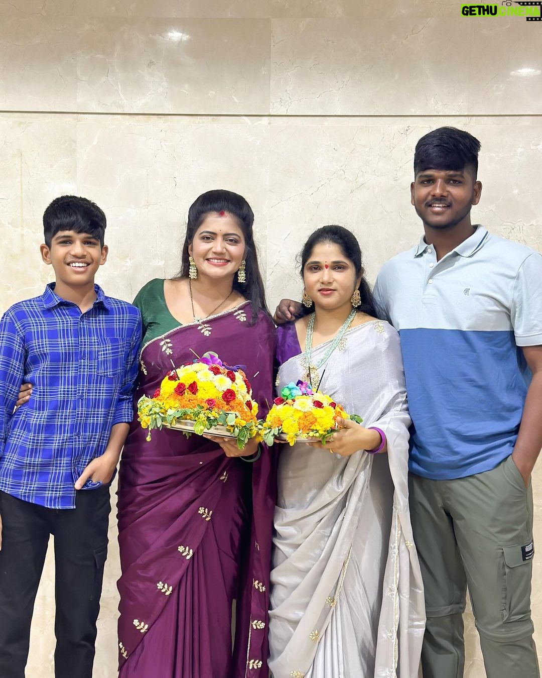 Shiva Jyothi Instagram - సద్దుల బతుకమ్మ .. . Our sarees from @pattusarees_dc3 ❤️ ‼️Disclaimer‼️ - all pictures are subjected to copyright! #saddulabathukamma #bathukamma #bathukamma2023 #dubaibathukamma Dubai, United Arab Emirates