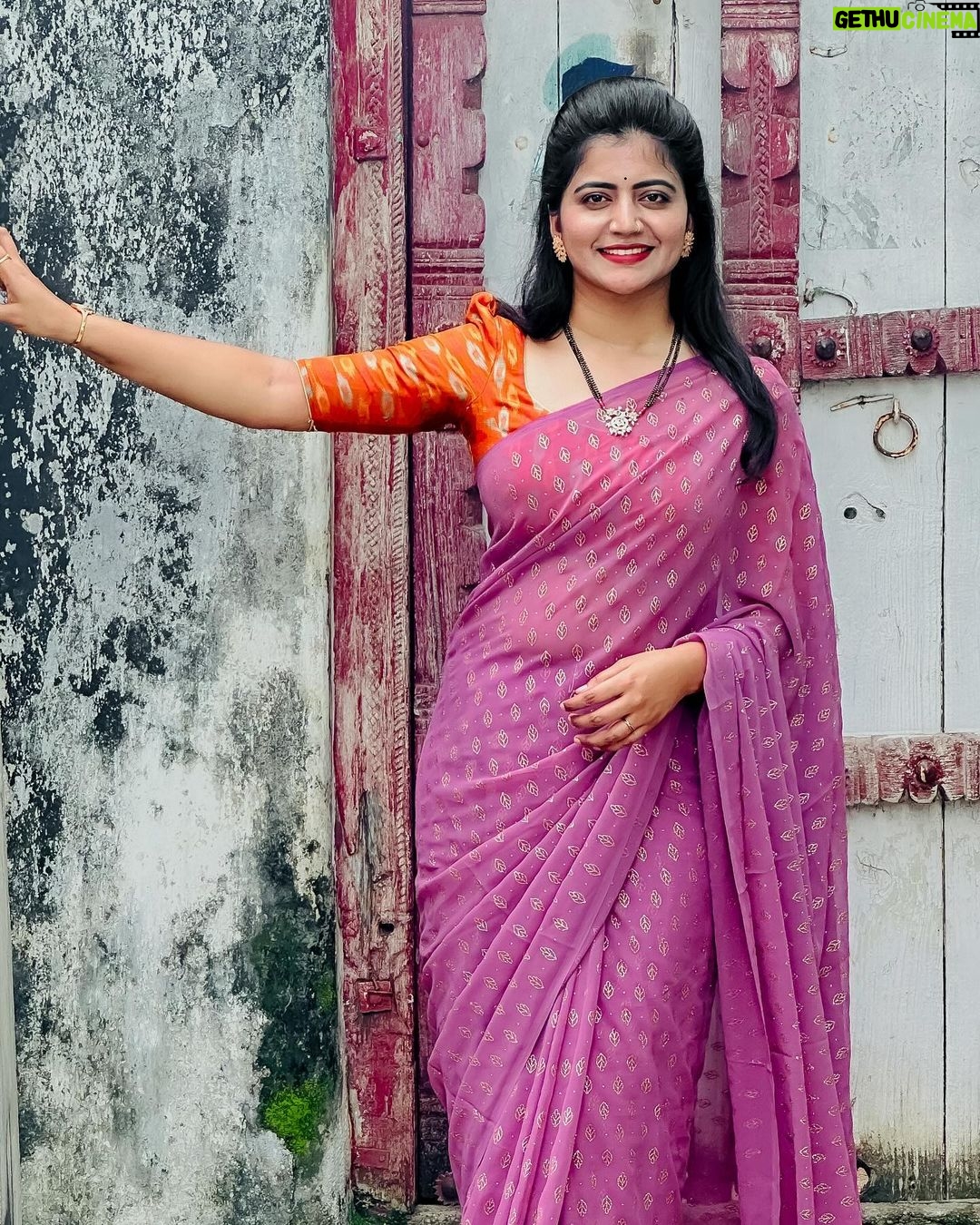 Shiva Jyothi Instagram - Everyone is beautiful darling We just live in a judgemental society.❤️❤️ Saree @label_dishana ❤️ Pics @thehashtag_photography ❤️ #saree #sareelove #photography #instagram #instagood #selflove #jyothakka #shivajyothi