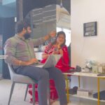Shiva Jyothi Instagram - అట్లుంటది.. మరి మనతోని.. 🙈🙈 . . . #jyothakka #shivajyothi #couple #comdey #mindfulness #slap #instagood #instagram #reels #trending #topic #content