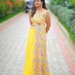 Shiva Jyothi Instagram - Hurt with the truth, but never comfort with lies. Outfit by @label_dishana ❤️ Pics : @naveen_photography_official ❤️ #newpost #newpics #instagram #instagood #photography #pics #jyothakka #shivajyothi #yellow