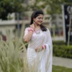 Shiva Jyothi Instagram - నాన బియ్యం బతుకమ్మ శుభకాంక్షలు❤️ Pics @thehashtag_photography ❤️ Saree @devi_collections5217 ❤️ ‼️Disclaimer‼️ - all pictures are subjected to copyright! #newpost #instagram #instagood #saree #sareelove #happiness #jyothakka #shivajyothi
