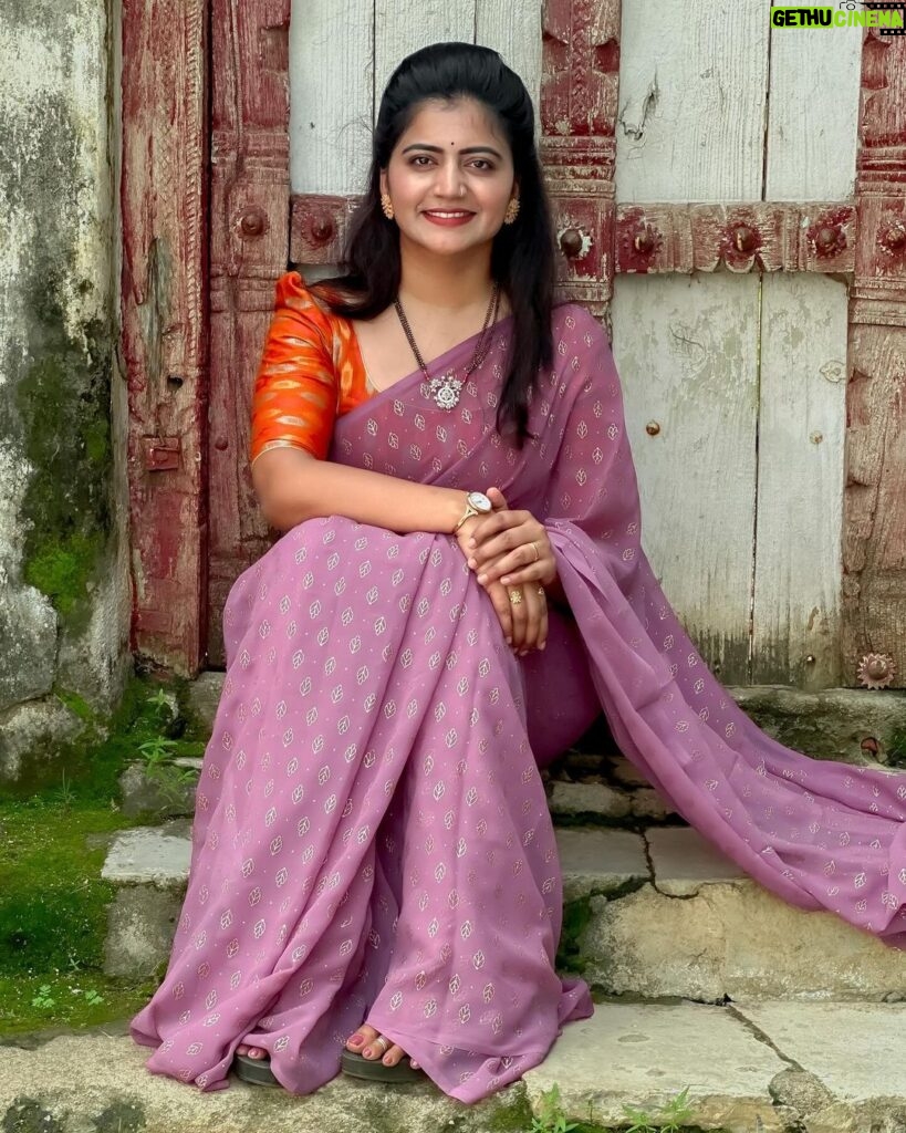 Shiva Jyothi Instagram - Everyone is beautiful darling We just live in a judgemental society.❤️❤️ Saree @label_dishana ❤️ Pics @thehashtag_photography ❤️ #saree #sareelove #photography #instagram #instagood #selflove #jyothakka #shivajyothi