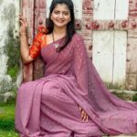 Shiva Jyothi Instagram - Everyone is beautiful darling We just live in a judgemental society.❤️❤️ Saree @label_dishana ❤️ Pics @thehashtag_photography ❤️ #saree #sareelove #photography #instagram #instagood #selflove #jyothakka #shivajyothi