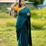 Shiva Jyothi Instagram - listen to your heart, not to people's opinions.❤️❤️ Saree @label_dishana ❤️ Pics @thehashtag_photography ❤️ #newpost #newpic #today #mondayvibes #newweek #newthoughts #happiness💕 #love #saree #sareelove #jyothakka #shivajyothi