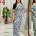 Shiva Jyothi Instagram - Double trouble 🤓 Saree @label_dishana ❤️ #newpost #instagram #instagood #happiness #love #saree #blacklove #shivajyothi #jyothakka