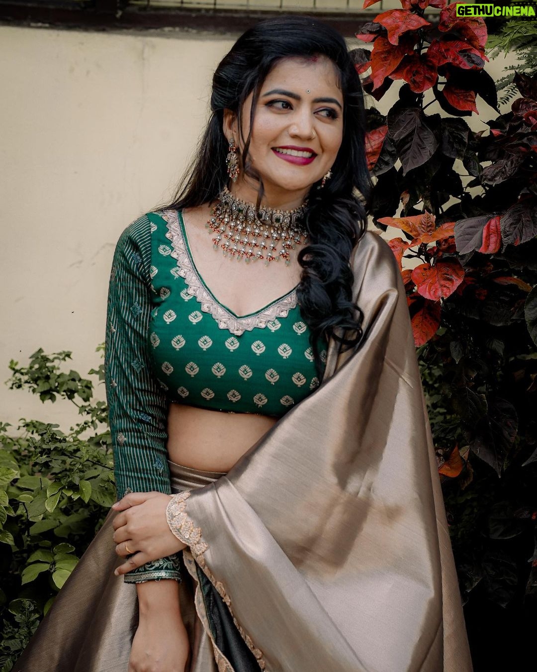 Shiva Jyothi Instagram - "She has goals, she loves her dreams more"❤️❤️❤️ Makeover by @makeupartistry_niharika ❤️ Outfit by @ishu.closet5 ❤️ Jewellery @jewelleryforher3 ❤️ Pics @thehashtag_photography ❤️ #newpics #photooftheday #photography #dress #instagood #instagram #pics #selflove