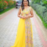 Shiva Jyothi Instagram - Hurt with the truth, but never comfort with lies. Outfit by @label_dishana ❤️ Pics : @naveen_photography_official ❤️ #newpost #newpics #instagram #instagood #photography #pics #jyothakka #shivajyothi #yellow