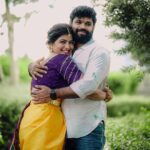 Shiva Jyothi Instagram - సద నన్ను నడిపే నీ చెలిమి పూదరై నిలిచే ప్రతి మలుపు ఇకపై స్వాగతమై న పేరే పిలిచే ….. @ganulymanthri❤️❤️ Saree&blouse @southtraditionalsarees Pics @thehashtag_photography Makeover @praneetha_beautymakeover #instagram #instagood #couplegoals #couple #newpost #photography📷 #happiness #blessed #loveofmylife Hyderabad