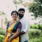 Shiva Jyothi Instagram - సద నన్ను నడిపే నీ చెలిమి పూదరై నిలిచే ప్రతి మలుపు ఇకపై స్వాగతమై న పేరే పిలిచే ….. @ganulymanthri❤️❤️ Saree&blouse @southtraditionalsarees Pics @thehashtag_photography Makeover @praneetha_beautymakeover #instagram #instagood #couplegoals #couple #newpost #photography📷 #happiness #blessed #loveofmylife Hyderabad