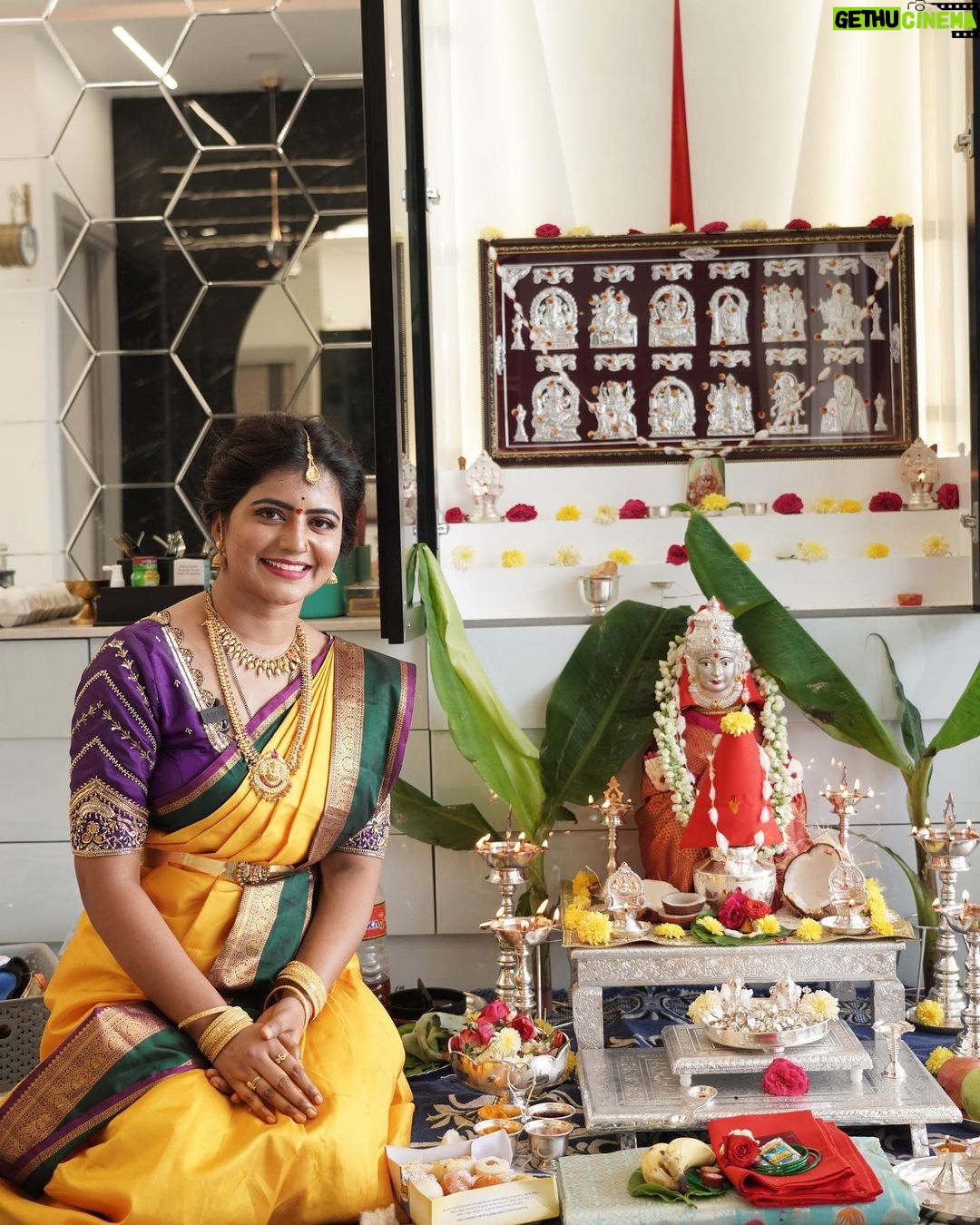 Shiva Jyothi Instagram - #varalaxmivartham2023 Saree&blouse @southtraditionalsarees Pics @thehashtag_photography Makeover @praneetha_beautymakeover #newpost #instagram #instagood #pooja #tredinational_look #saree #ammavaru #laxmidevi #blessed #thankyou #jyothakka #shivajyothi