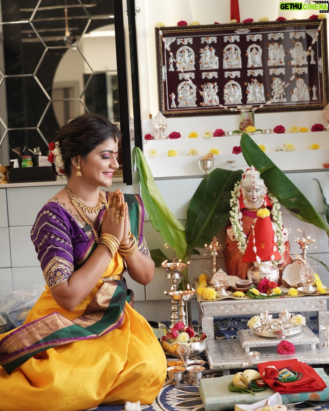 Shiva Jyothi Instagram - #varalaxmivartham2023 Saree&blouse @southtraditionalsarees Pics @thehashtag_photography Makeover @praneetha_beautymakeover #newpost #instagram #instagood #pooja #tredinational_look #saree #ammavaru #laxmidevi #blessed #thankyou #jyothakka #shivajyothi