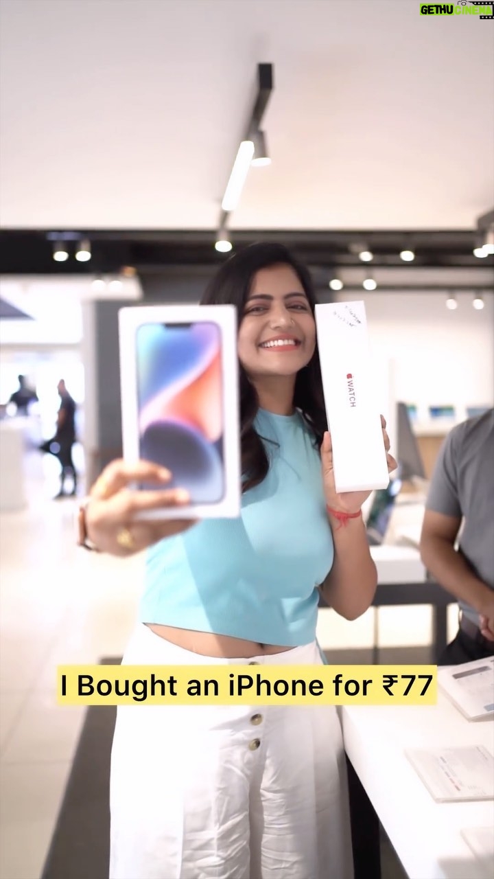 Shiva Jyothi Instagram - I bought an iPhone for ₹77 …🤩🥳🤩 Hey everyone! It’s my channel’s 3rd anniversary, and I’ve got a surprise for you all! I decided to up my content game with an iPhone upgrade! So, I headed to Bajaj Electronics for their Apple Days and was amazed! The offers and EMI options are unbeatable. Bajaj Electronics has the best deals on the entire range of Apple products during Apple Days! Their staff was super friendly and helpful, making the whole experience even better! Hurry to your nearest Bajaj Electronics Store before the offer ends on 16th Aug 2023. . . . . #AppleDays #iPhone14Plus #AppleWatch #TechUpgrade #AppleDays #BajajElectronics #UpgradeYourTech #Electronics #AppleDays #apple #ipad #airpods