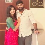 Shiva Jyothi Instagram - #happygurupurnima 🙏🙏 Pics @jus_sonu #instagood #instagram #newpic #ɴᴇᴡᴘᴏsᴛ #instagood #husbendandwife #saree #sareelove #festival #treditionalwear