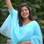 Shiva Jyothi Instagram – రైతన్నల గోసతీర్చి, దండుగన్న వ్యవసాయాన్ని పండుగ చేసిన రైతు బాంధవుడు మన కేసీఆర్ సార్ కే మన ఓటు.

కారు సర్కారూ జై KCR సారూ ✊❤️

#etlundetelanganaetlainditelangana
#VoteforCar #jaitelangana