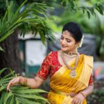 Shiva Jyothi Instagram – No one can ever say no to the magic of a saree ❤️❤️❤️

Makeover by @makeoverbyswathiraj ❤️

Saree& blouse @pinkpetalsdesignhouse❤️

Jewellery @jewelleryforher3 ❤️

Clicks @cg_capturess
Retouch @bkmfilms

#saree #sareelove #newpost #instagram #instagood #event #photoshoot #desingerwear #shooting #shoot #shootingfun #jewelry #makup #hairstyles #photography #pics #shivajyothi #jyothakka