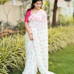 Shiva Jyothi Instagram - You live, you learn, you upgrade ❤️🫰❤️ Saree @label_dishana ❤️ #newpost #instagram #instagood #sareelove #saree #nature #happiness #shivajyothi #jyothakka