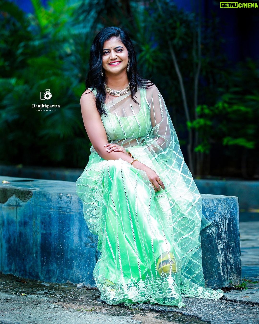 Shiva Jyothi Instagram - You deserve to be happy. Not tired, not hurt, not stressed, just happy ❤️❤️❤️ Wearing @navya.marouthu ❤️ Makup & hair @uhsee_ ❤️ Jewellery @jewelleryforher3 ❤️ Pics @ranjithpawan_photography 😍 #newpost #instagram #instagood #saree #sareelove #happiness #shooting #shootlife #navyamarouthu #wednesday