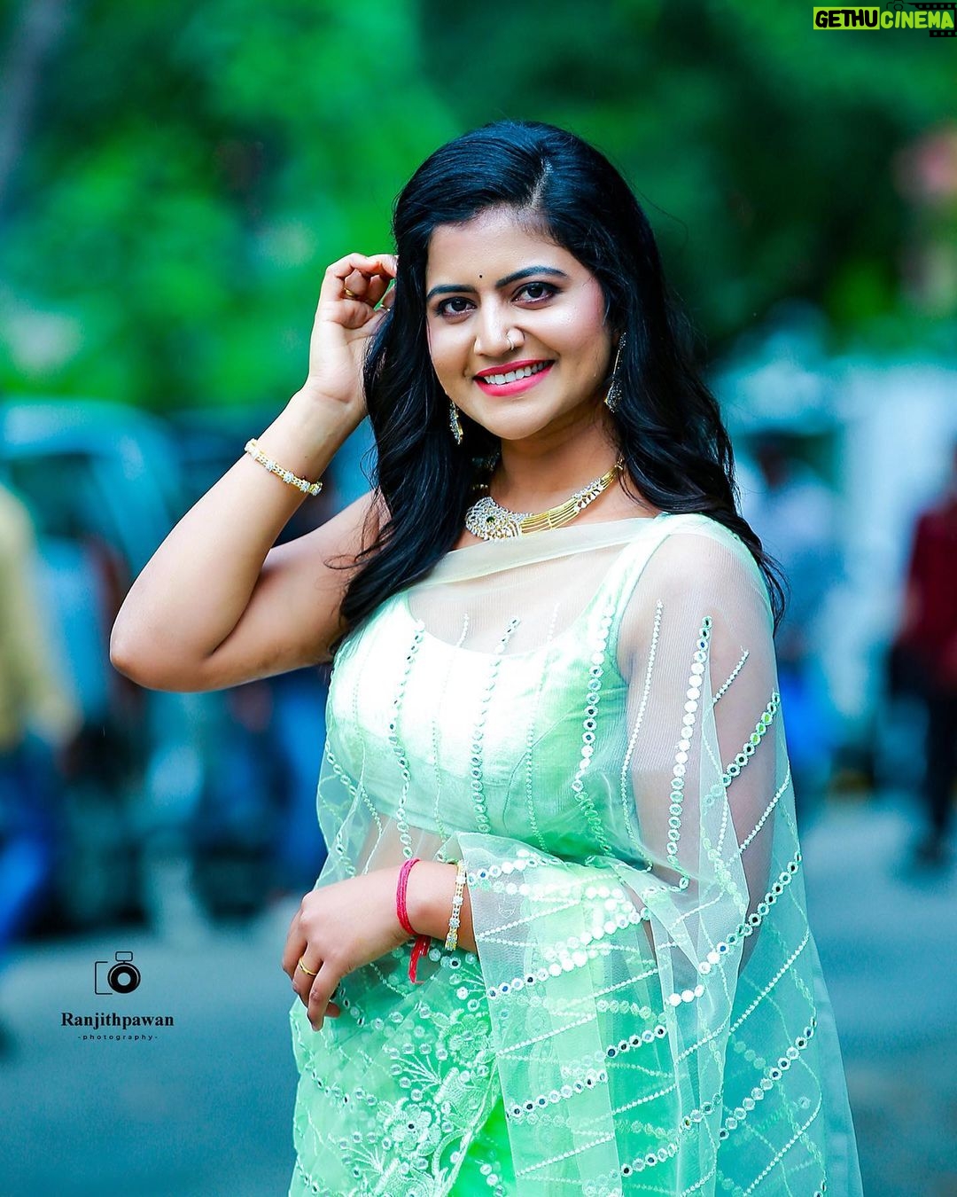 Shiva Jyothi Instagram - You deserve to be happy. Not tired, not hurt, not stressed, just happy ❤️❤️❤️ Wearing @navya.marouthu ❤️ Makup & hair @uhsee_ ❤️ Jewellery @jewelleryforher3 ❤️ Pics @ranjithpawan_photography 😍 #newpost #instagram #instagood #saree #sareelove #happiness #shooting #shootlife #navyamarouthu #wednesday