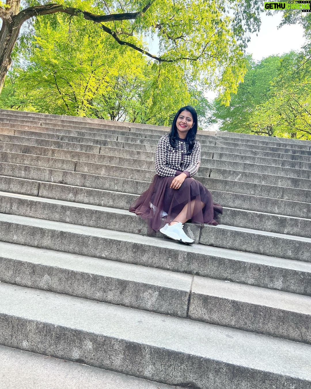 Shiva Jyothi Instagram - #newyorkday2 #photodump Every day begins with expectations and ends with experiences.🫶❤️ #newpost #instagram #instagood #usa🇺🇸 #america #newyork #usatrip #americatrip #travel #vaction #photography #pics #happymonday #newweek