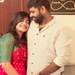 Shiva Jyothi Instagram - #happygurupurnima 🙏🙏 Pics @jus_sonu #instagood #instagram #newpic #ɴᴇᴡᴘᴏsᴛ #instagood #husbendandwife #saree #sareelove #festival #treditionalwear