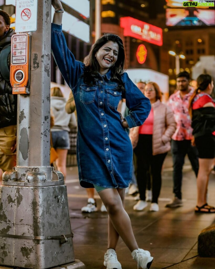Shiva Jyothi Instagram - You will fly when your time comes, for now just try❤️❤️ Pics @thehashtag_photography #newpost #instagram #instagood #love #happiness #travel #pics #usa🇺🇸 #america #newyorklife New York, Time Square