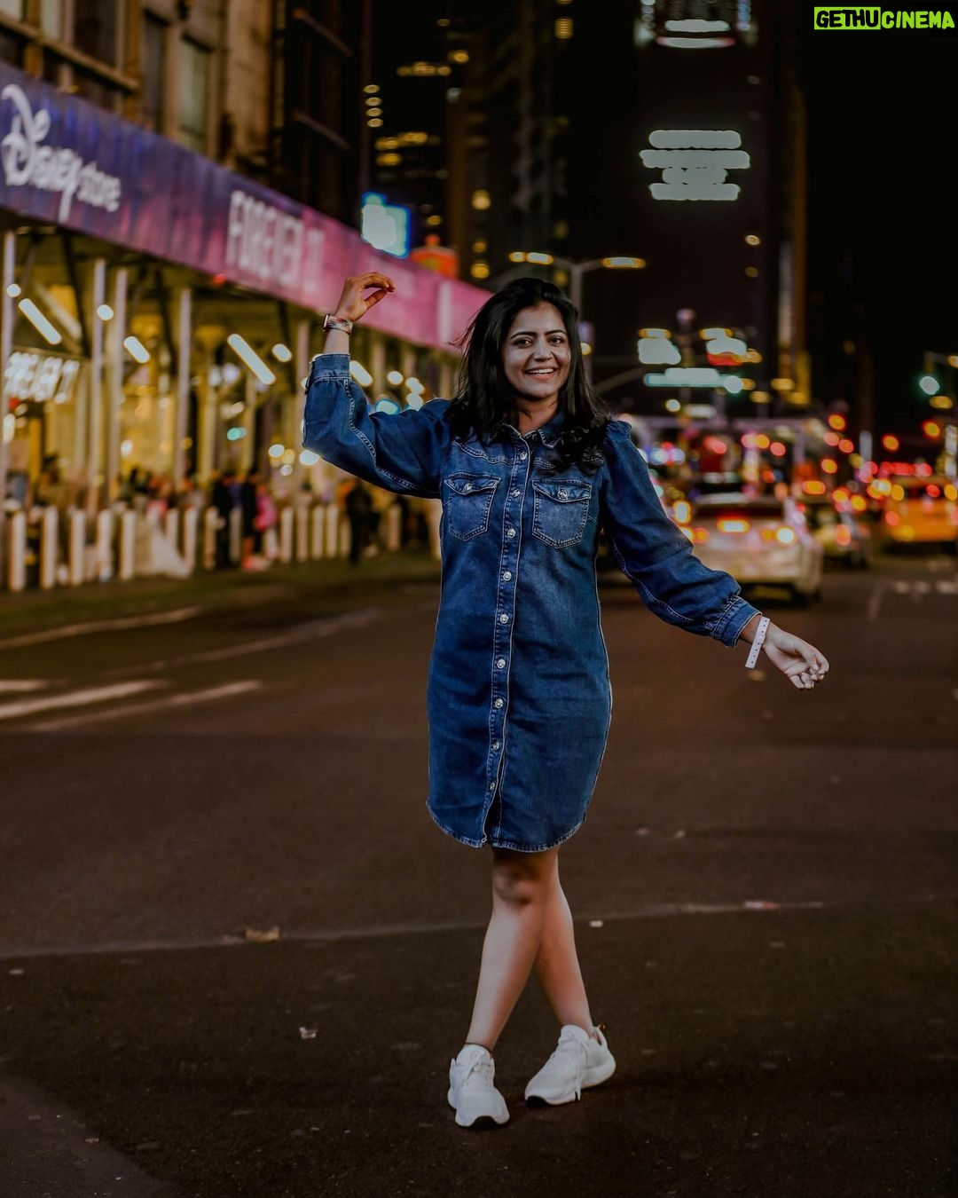 Shiva Jyothi Instagram - You will fly when your time comes, for now just try❤️❤️ Pics @thehashtag_photography #newpost #instagram #instagood #love #happiness #travel #pics #usa🇺🇸 #america #newyorklife New York, Time Square