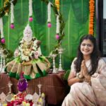 Shiva Jyothi Instagram – #diwali2023 
❤️❤️❤️

Pic @thehashtag_photography ❤️

Decor @phoolbandi ❤️

#newpost #instagram #instagood #festival #festivalvibes #diwali #diwacelebration #jyothakka #shivajyothi