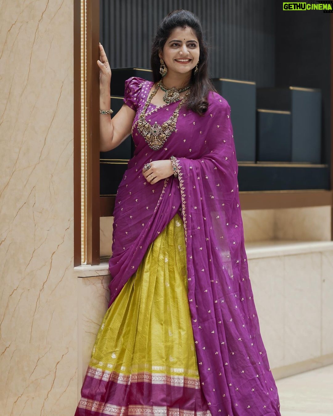 Shiva Jyothi Instagram - #happydiwali ❤️❤️ Outfit @maramsclothing_official Jewellery @emmadi_silver_jewellery Pics @thehashtag_photography ❤️ #happydiwali #diwali #celebration #festival #happiness #halfsaree #jyothakka #shivajyothi