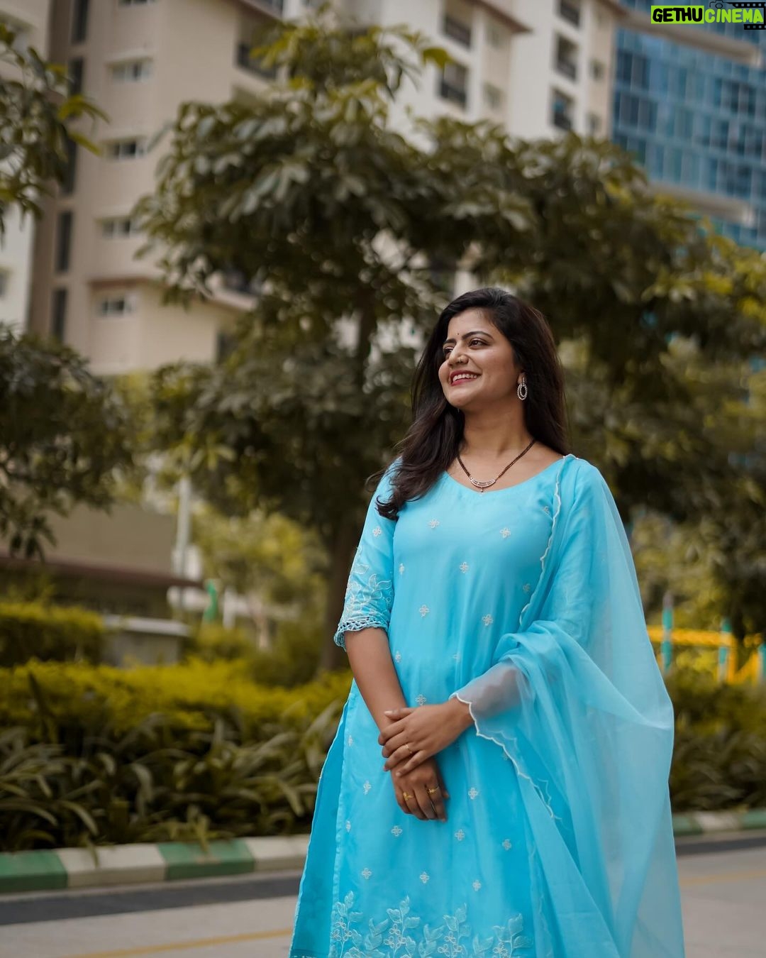Shiva Jyothi Instagram - No matter what, get up, dress up and never give up!❤️❤️❤️ Outfit @maramsclothing_official ❤️ Pics @ram_chinthaparthi ❤️ #newpost #instagram #instagood #shivajyothi #jyothakka #newdress #love #skyblue #pics #photography