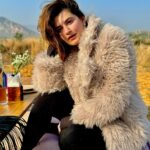 Shivaleeka Oberoi Instagram – All fuzzy & Cozy! 🐻
#December is Decembering! 🥰

#DesertLife #Breakfast #Views 🤎 Jaipur, Rajasthan