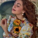 Shivaleeka Oberoi Instagram - Sunflower in a field of roses 🌻🥰