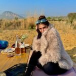 Shivaleeka Oberoi Instagram – All fuzzy & Cozy! 🐻
#December is Decembering! 🥰

#DesertLife #Breakfast #Views 🤎 Jaipur, Rajasthan