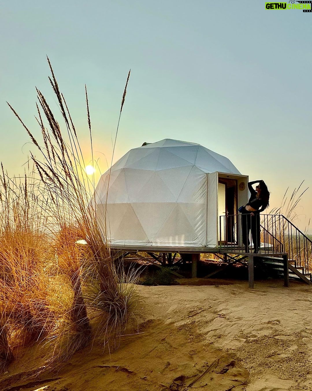 Shivaleeka Oberoi Instagram - Landed on Mars! 🏜️🌝