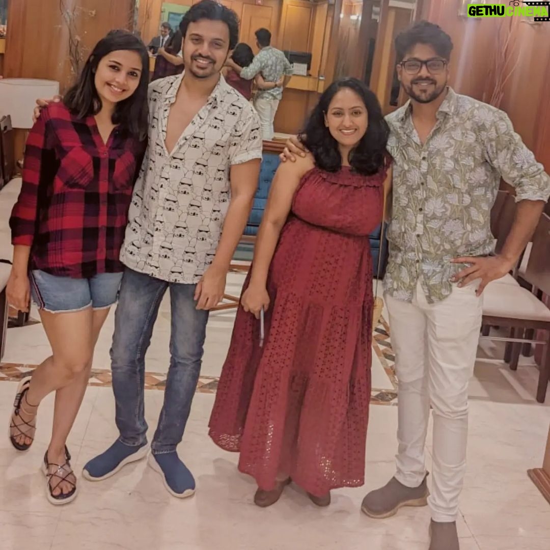 Shivani Rangole Instagram - Extended birthday celebrations with my extended family!!! Thank you for being there! 🌸 @hrishishelar @sneha_ashokmangal14